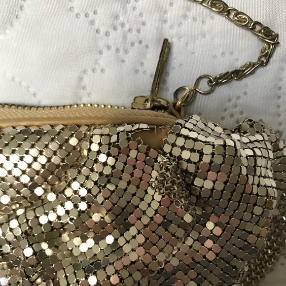 Gold Chain Metal Link Purse - Picture 3 of 5